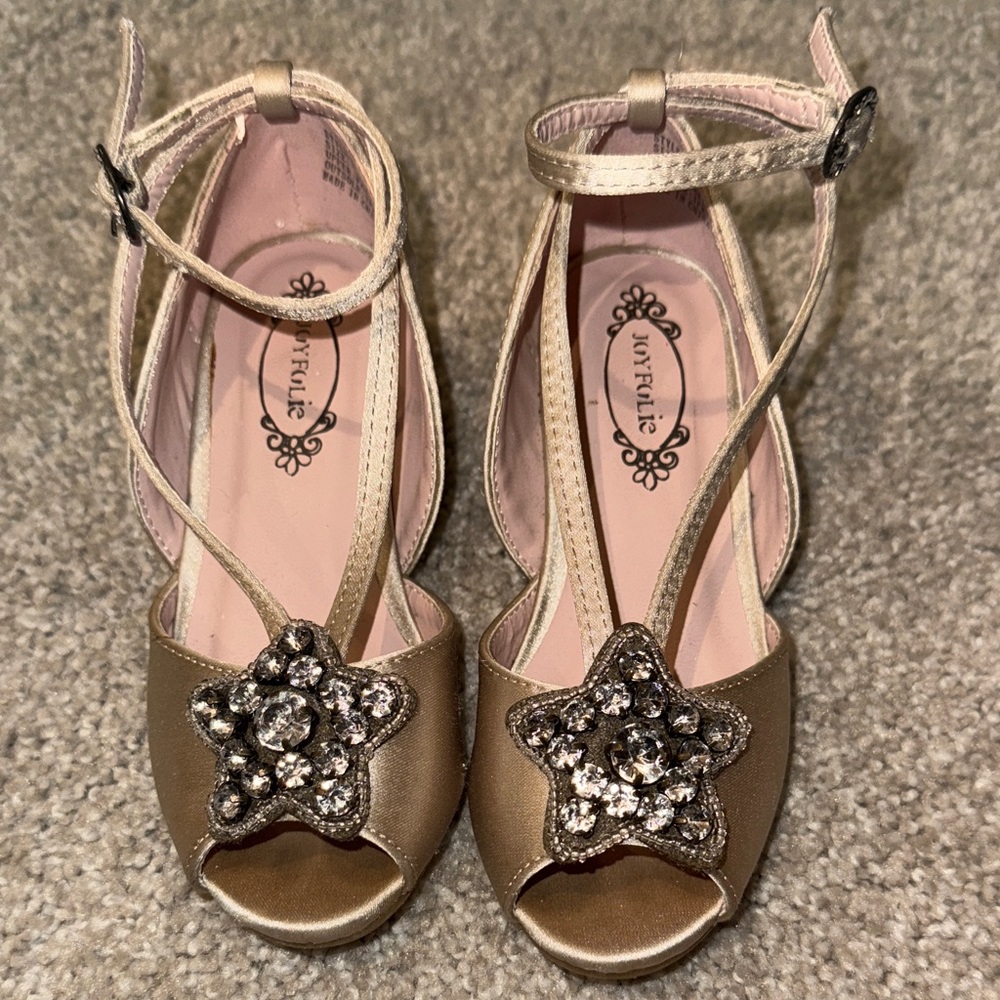 Joyfolie Metallic Kids Dress Shoes with Star Accents